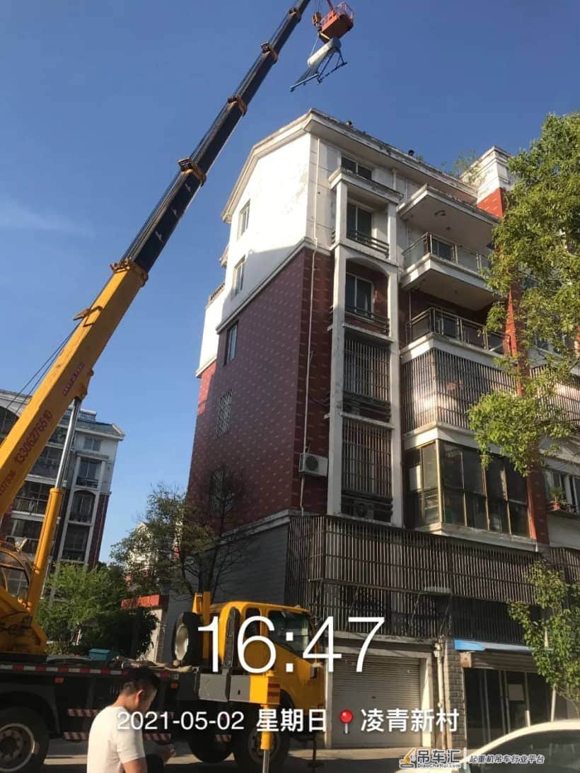 我为群众办实事 | 维护群众“头顶上的安全”,他们开着吊车来了——