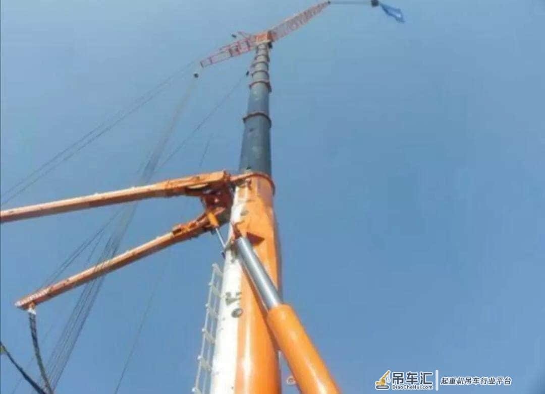 全球最大吨位汽车吊中联2000吨，还有人记得它么？