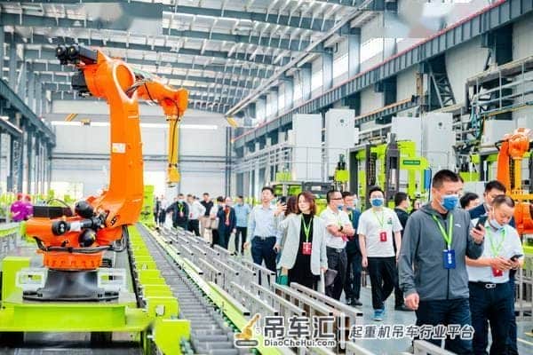 中联重科塔机智能工厂全线投产