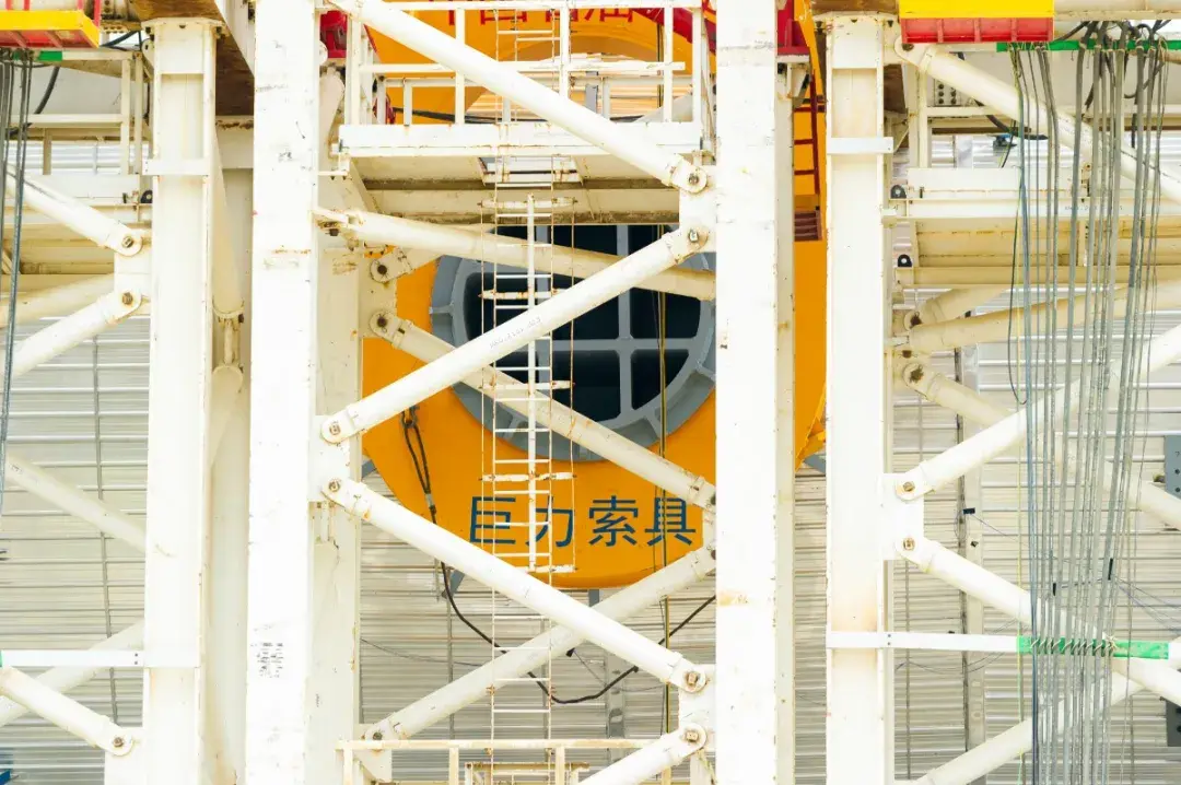 这是“国内最大”吊装记录!XGC88000只能充当溜尾吊