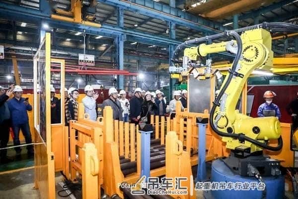 波坦发布全新MCT138平头塔式起重机