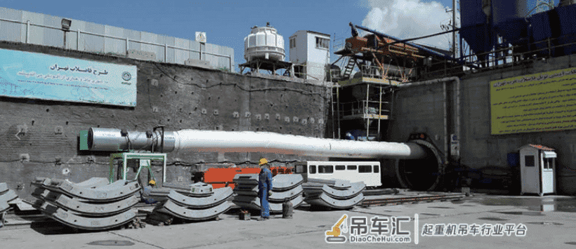 微型盾构低净空管片吊机设计及应用