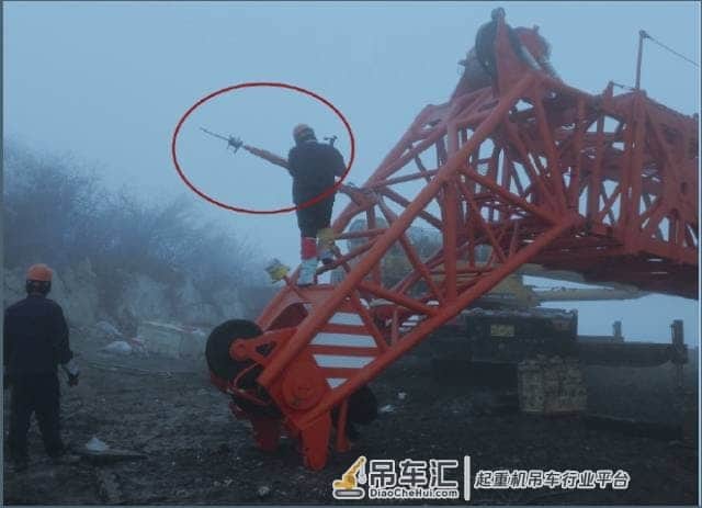 用机丨履带式起重机防雷措施要知道