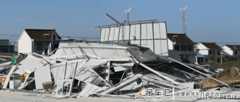 塔吊被吹翻！房屋被吹倒！强风致多地工地发生事故！