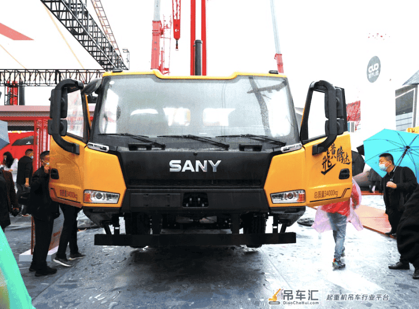 实拍:三一新款驾驶室,真的很丑吗?