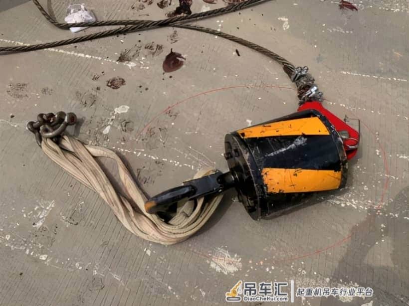 突发!天降横祸!深圳一司机被汽车起重机吊钩坠落击中死亡