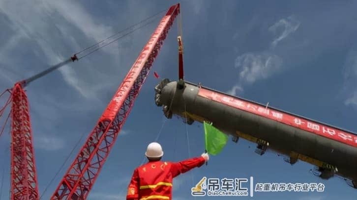 突发!天降横祸!深圳一司机被汽车起重机吊钩坠落击中死亡