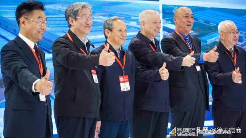 强者聚首!这届国际大展,徐工起重装备,C位