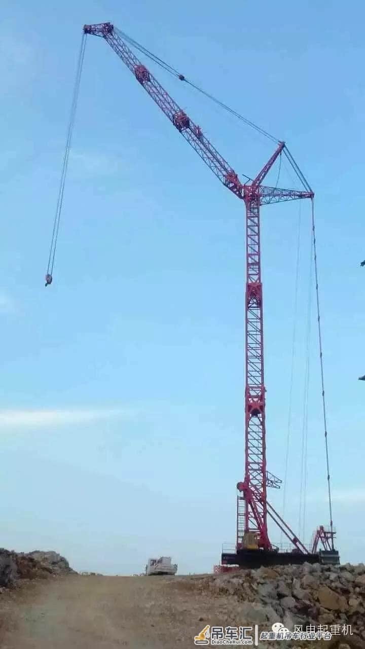 新大方1560吨汽车吊，