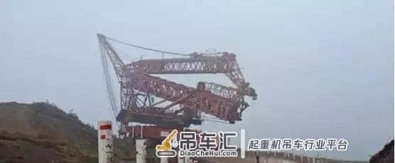 新大方1560吨汽车吊，