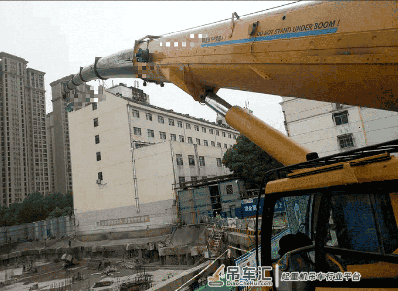 老师傅开徐工XCA220吊车,挑战全网最远跨距,67.1米吊2.5吨