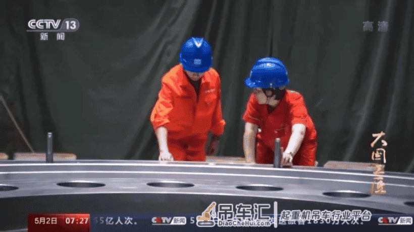 吊装2300吨,精度1毫米!这才是“微操绝活”