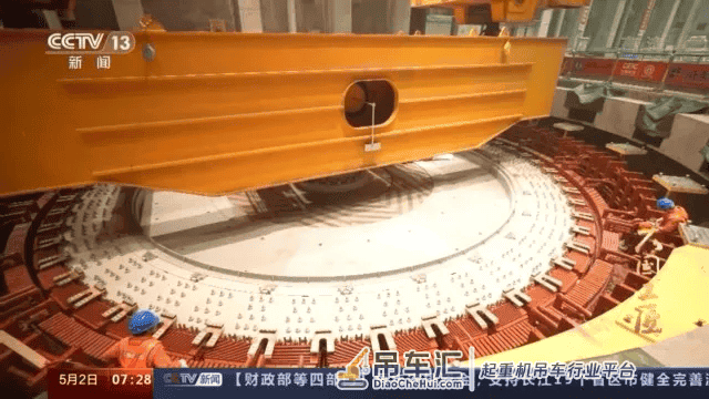 吊装2300吨,精度1毫米!这才是“微操绝活”