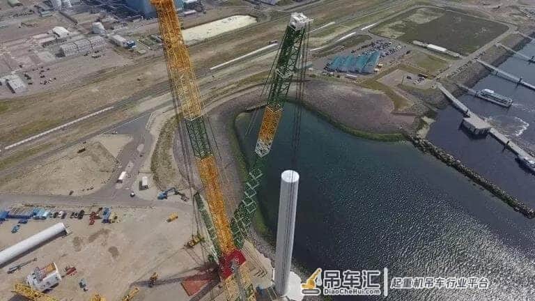 利勃海尔，1350吨履带吊
