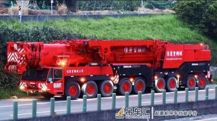 国内最后的2台德玛格起重机