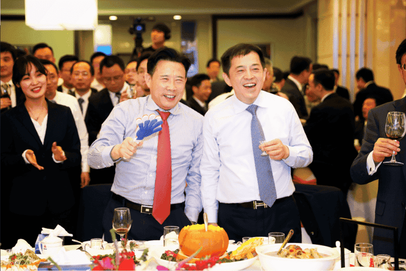 三一集团董事长梁稳根 | 歃血为盟矢志报国 三十余载初心不悔