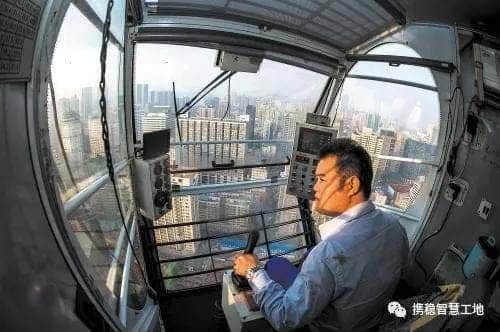塔吊司机应该注意哪些问题