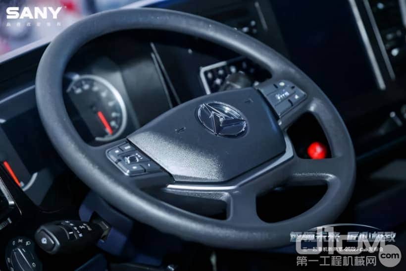 三一起重机“领致”新两室正式发布