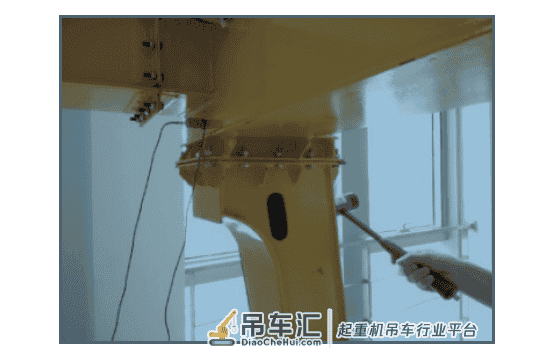 通用门式起重机螺栓松动模态频率识别研究