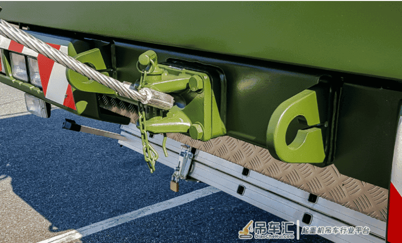 吊友冒死偷拍!特种部队定制130T吊车,军事机密泄露
