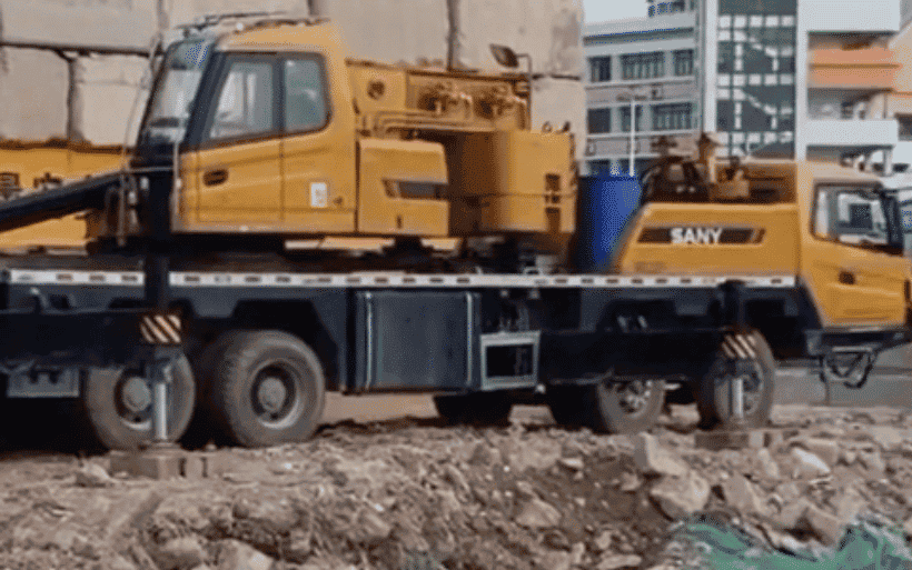 40吨吊车的试压块之王最后一战？吊车大臂都掉了