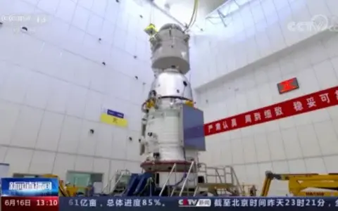 有这心里素质开啥吊车？开神舟12号吧