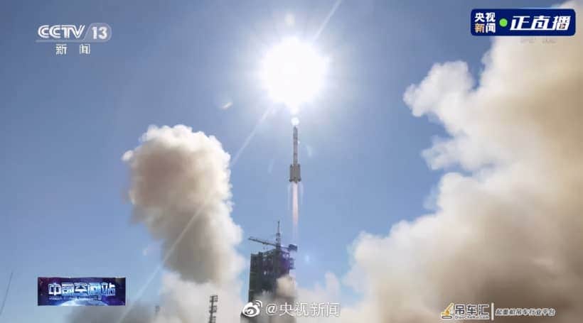 有这心里素质开啥吊车?开神舟12号吧