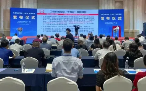 吊车保有量突破23万台！过度饱和，行情持续低迷，吊车人何去何从