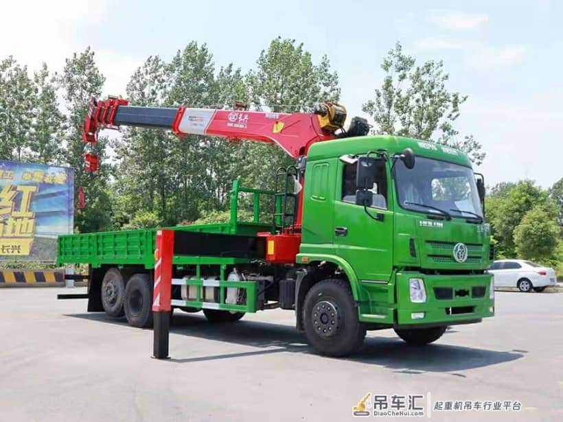 三环昊龙12吨随车吊 国六可提升后桥