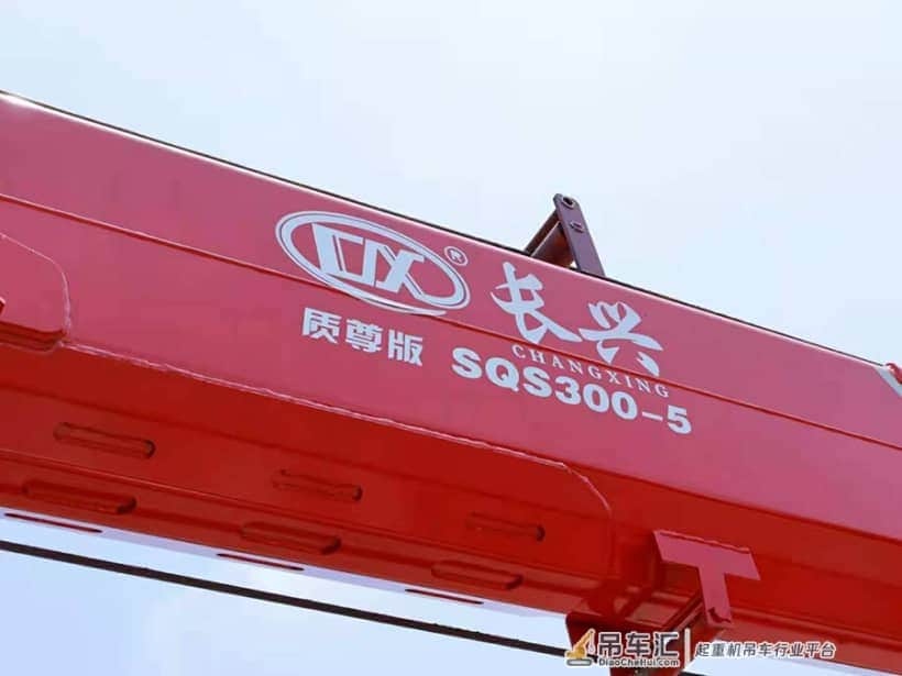 三环昊龙12吨随车吊 国六可提升后桥