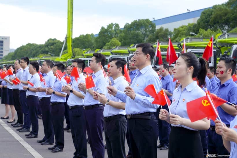 党的光辉照我心丨中联重科500人传唱经典红歌 深情礼赞百年华诞