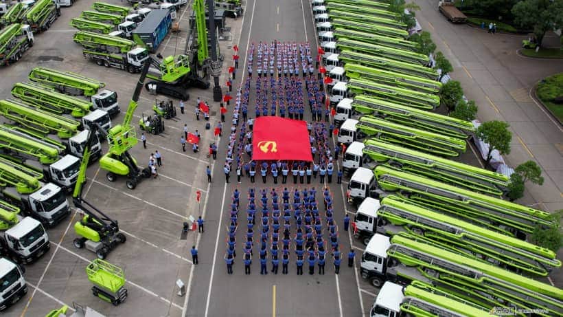 党的光辉照我心丨中联重科500人传唱经典红歌 深情礼赞百年华诞