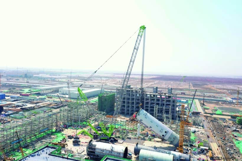 首战告捷！中联重科超大吨位履带吊ZCC32000助建“超级石化工程”