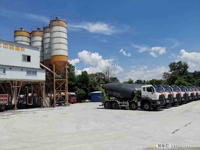 “天涯海角”遇见极光绿 中联重科百台国六搅拌车批量发车