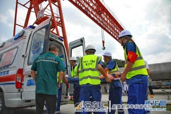 贵南高铁举行起重伤害应急救援演练