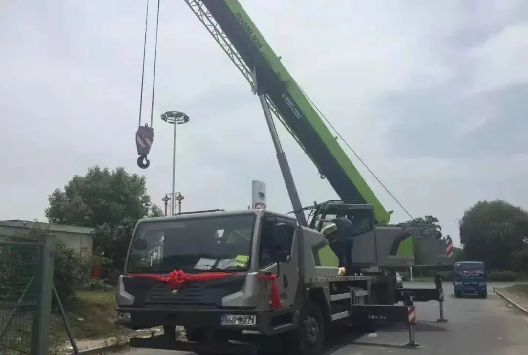 中联再出新款!几个月前提的25吨吊车这就过时了?