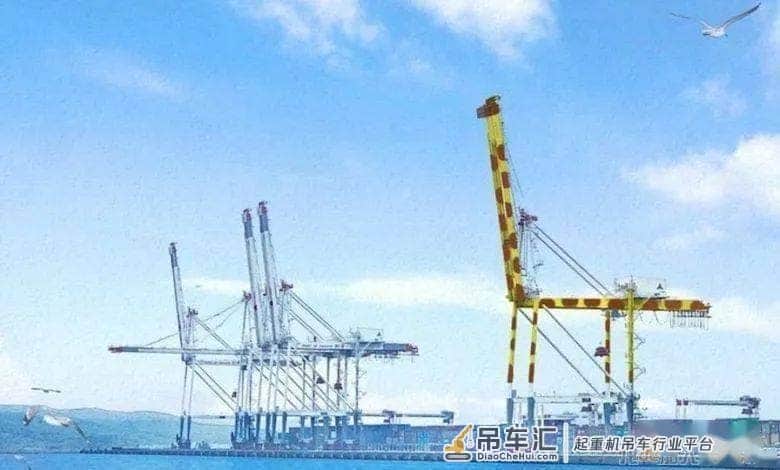 有爱!日本一港口的起重机装涂成长颈鹿样式只为给病童打气