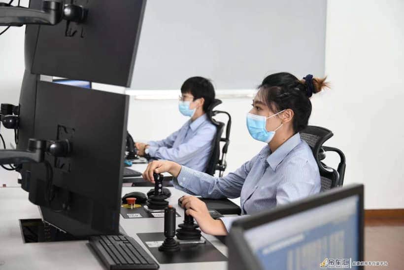 无延迟操作100公里外的桥吊，上港集团超远程智慧指挥控制中心项目落地临港新片区