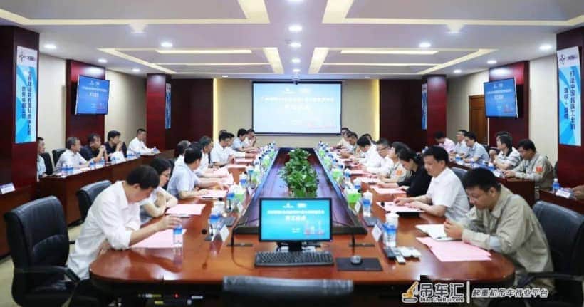 三峡集团3台起重机和1套升降装置项目开工