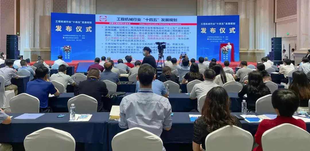 吊车保有量突破23万台!过度饱和,持续低迷,吊装人何去何从?