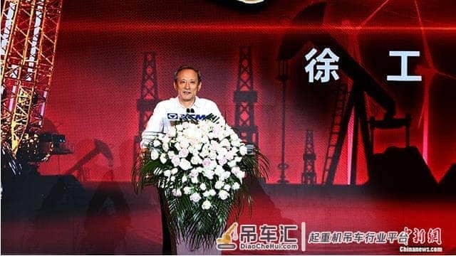 百台起重机走出国门 徐工再推定制化新品