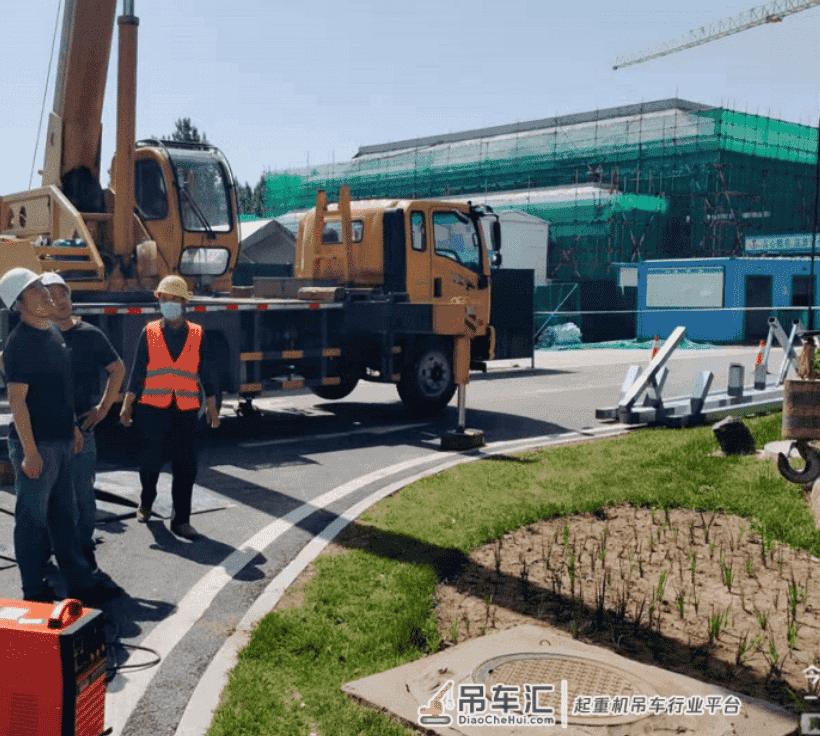 文昌湖区城乡建设局组织开展塔机“十必须”规定宣贯培训