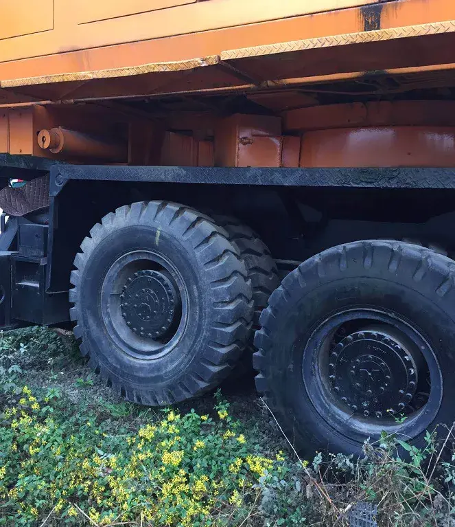 150吨衔接臂，30年前的一代神车，如今在国企后院悄悄死去...