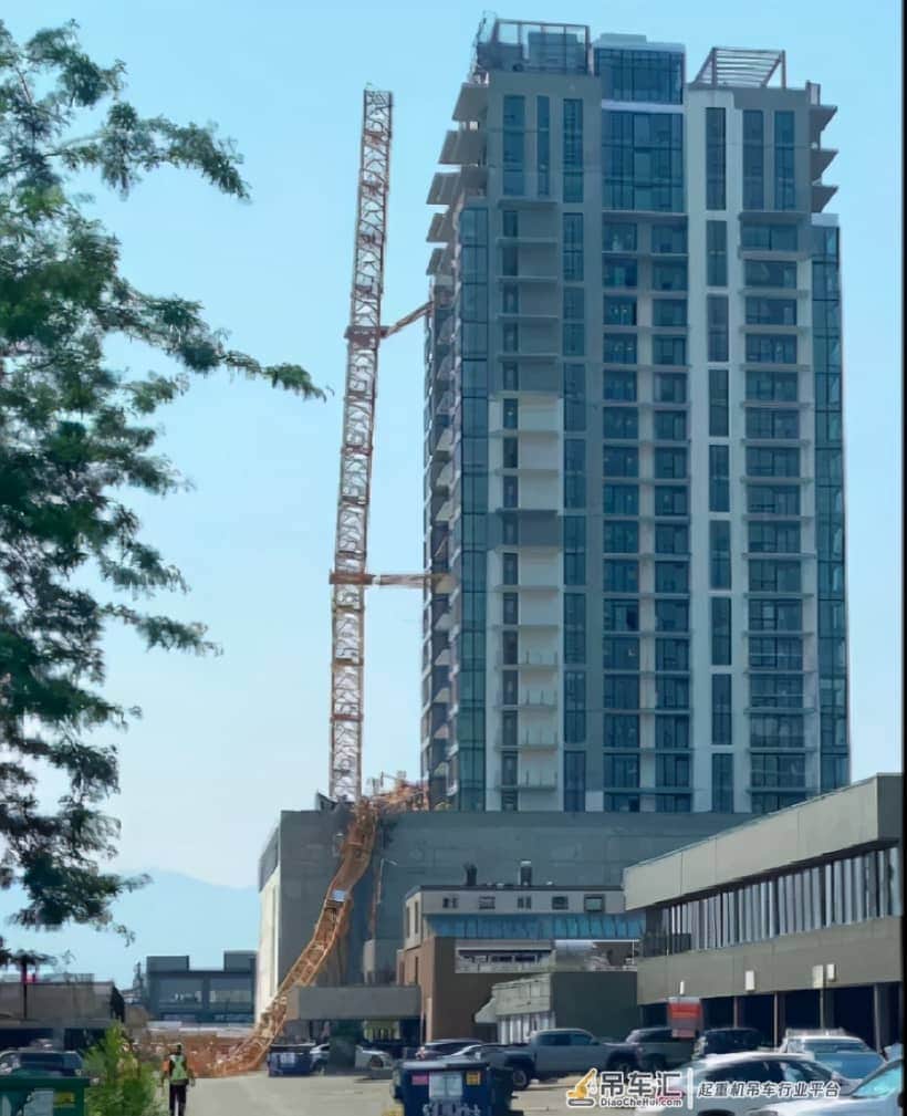 BC省建筑工地起重机倒塌砸死多名工人!写字楼养老院也被砸垮