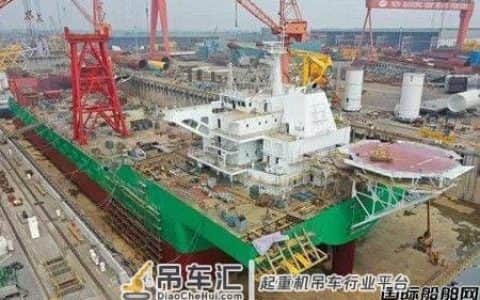 海上风电施工将添又一利器！这家船厂一艘2400吨全回转起重船出坞
