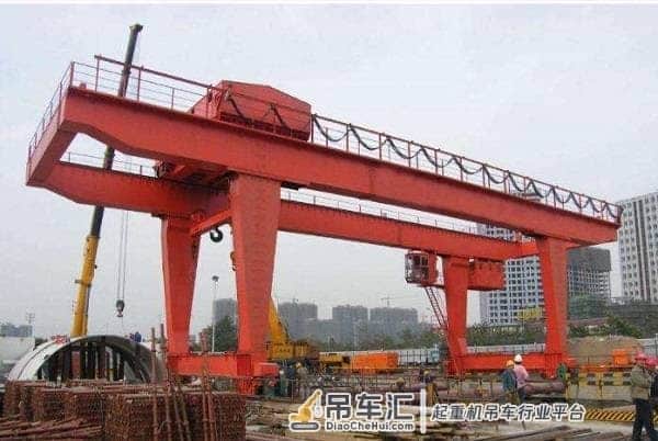 桥式起重机与门式起重机安全操作须知