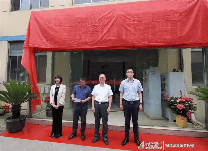 东海县张湾乡:“党建+产业”联盟增强吊装产业带富能力