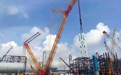 连云港卫星石化项目正在进行设备吊装，百亿元C2、C3双产业链生态布局新材料