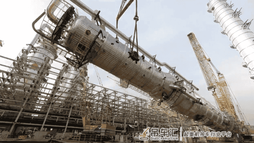 半天三吊!广东石化乙烯项目3塔器同步吊装