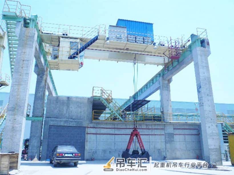 码头、港口所用的抓斗起重机,它主要装载哪些物品呢?